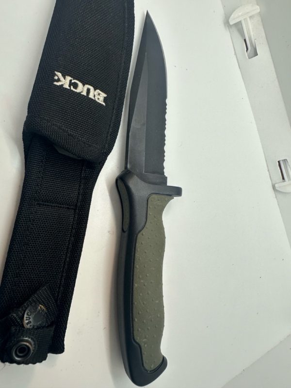 Buck 655 Nighthawk Fixed Blade Knife Partially Serrated USA w/ Sheath