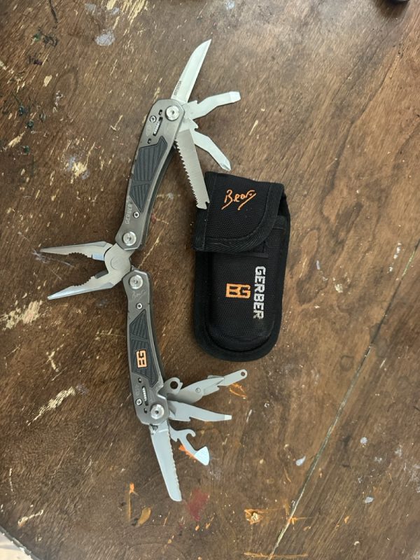tagi-000011-01 Gerber Bear Grylls Ultimate Multi-Tool with Nylon Sheath