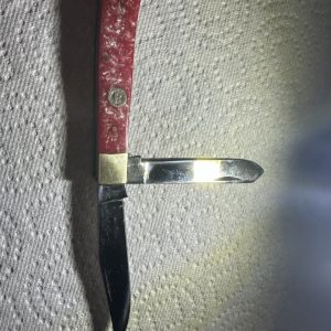 tagi-000012-01 Vintage Bear Cutlery Red Pearl-Style Two-Blade Pocket Knife