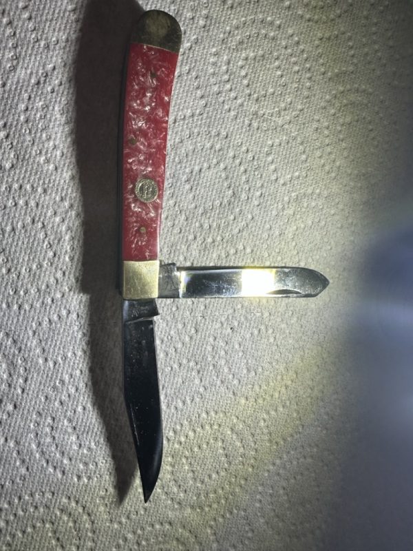 tagi-000012-01 Vintage Bear Cutlery Red Pearl-Style Two-Blade Pocket Knife